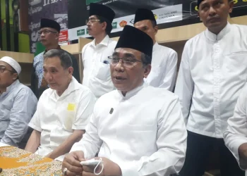 Ketua Umum PBNU, KH Yahya Cholil Staquf, membuka Posco Crisis Center.