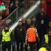 Cristiano Ronaldo terlihat pergi meninggalkan lapangan berjalan menuju lorong ruang ganti sebelum laga berakhir saat melawan Tottenham Hotspurs.