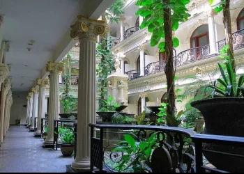 The Grand Palace Hotel.