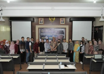 workshop penulisan jurnal Prodi pendidikan Fisika Unikama