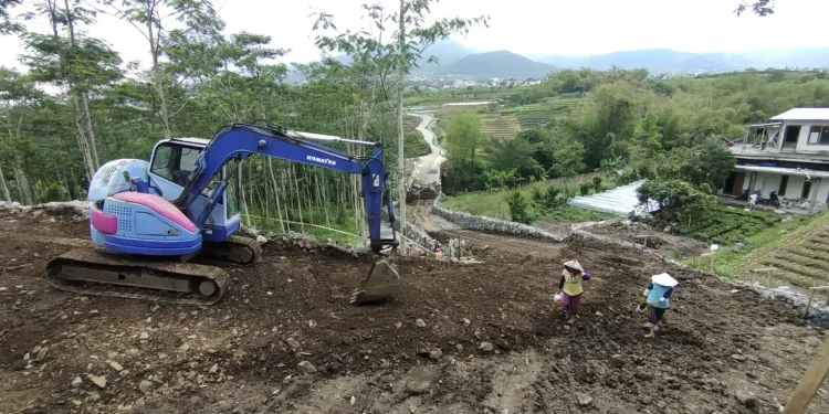 Proyek Jalan tembus sisir-dadaprejo di Kota Batu