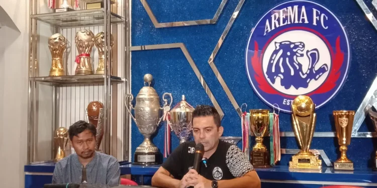 Pelatih arema fc terkati kondisi para pemain pasca-tragedi kanjuruhan