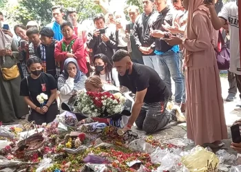 Cristian Gonzales ziarah ke Stadion Kanjuruhan