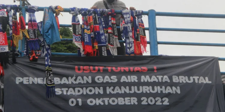 mosi tidak percaya dengan aksi gantung syal