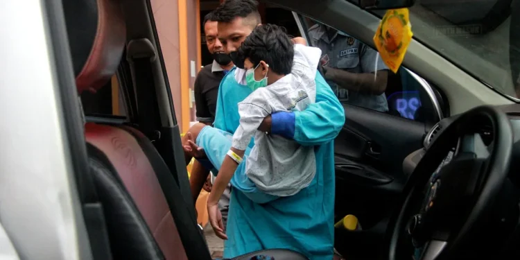 Foto-foto: Bocah Afrizal Korban Luka Tragedi Kanjuruhan Saat Pulang dari RSSA