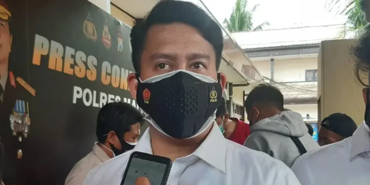 Polisi buru pelempar bom bondet