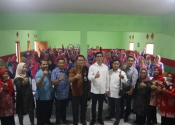 Peresmian program Warung Bergulir oleh Yayasan Janaka Group di TK Sumberagung, Kecamatan Ngantang, Kabupaten Malang. Total ada sekitar 90 guru yang tergabung di IGTKI Malang.