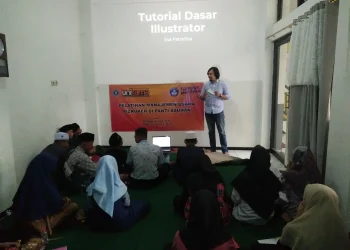 Suasana pemaparan pateri kepada anak didik panti asuhan.