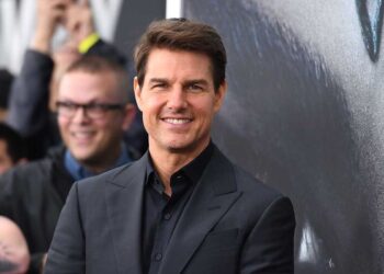 Tom Cruise, aktor asal Amerika Serikat yang rencananya akan menjadi warga sipil pertama yang menjajaki luar angkasa untuk syuting film.