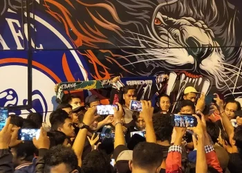 Bonek Datang ke Malang Doakan Korban Tragedi Kanjuruhan