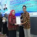 Penyerahan Sertfikat Competence dari BNSP LSP Digital Marketing bagi peserta bacht 1 diserehkan secara simbolis oleh Dekan FEB Unisma.