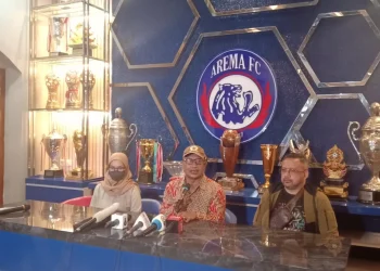 Komisioner Komnas HAM saat berada di Kantor Arema FC pada 3 Oktober 2022 lalu.