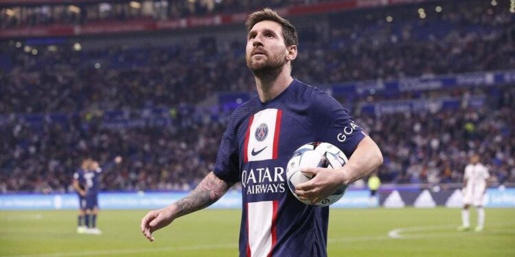 Lionel Messi saat bermain bersama Paris Saint-Germain.