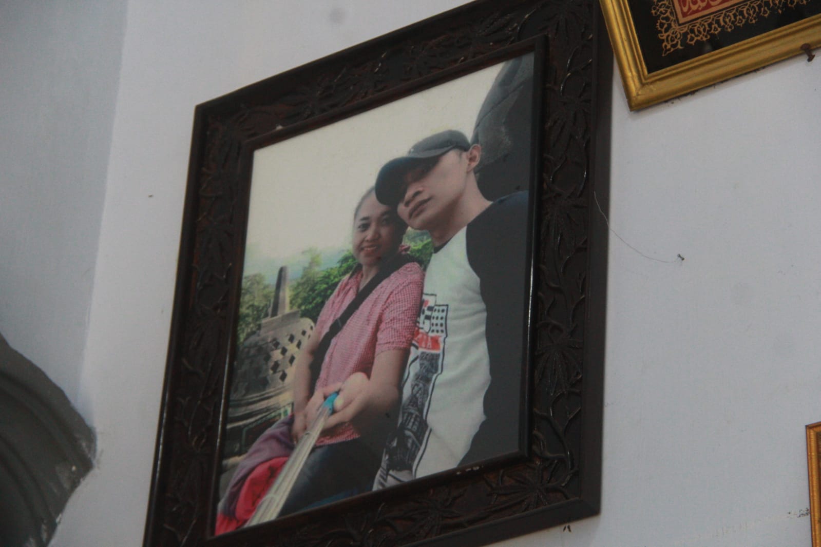 Andik Harianto bersama sang istri Debi Asta Putri Purwoko. 