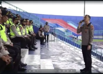 kapolres malang - Instruksi Kapolres Malang Ferli Hidayat saat Apel Pasukan, 5 Jam Sebelum Laga