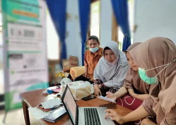 Dosen Universitas Negeri Malang Beri Pendampingan Pencegahan HIV AIDS di Batu Aji Kediri