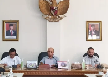 Wakil Ketua I DPRD Kota Batu Nurochman (paling kiri).