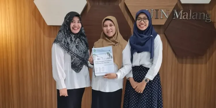 Kumpulan hasil riset jurnal mahasiswa yang dijadikan buku.