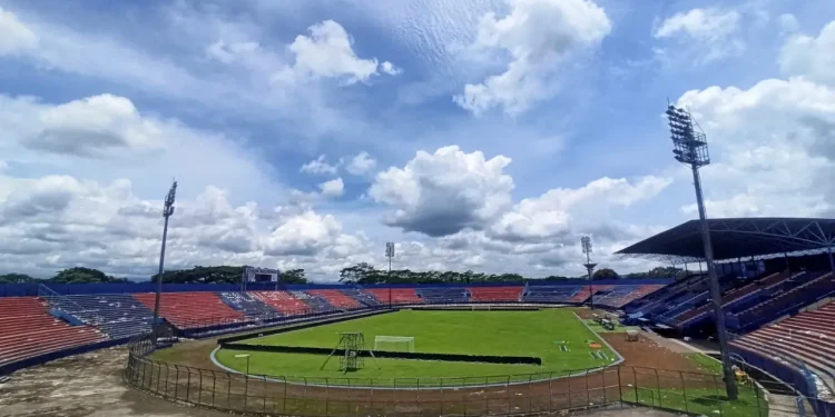 Stadion Kanjuruhan Malang yang akan direnovasi dengan 3 zona tribun dan single seat.