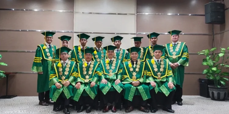 Prosesi wisuda Unira Malang.