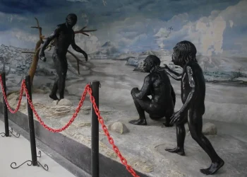 Diorama pithecanthropus erectus di Museum Trinil.