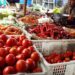 Bahan makanan yang dijual pedagang di pasar menjadi salah satu faktor yang mempengaruhi inflasi.