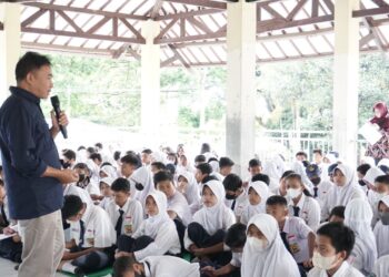 Suasana sosialisasi Pemilu 2024 dan pentingnya berdemokrasi di SMP Negeri 3 Kota Batu, Rabu (9/11/2022).