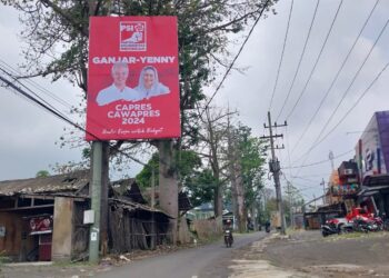 Billboard Capres Ganjar-Yenny di Kota Batu