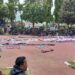 Aremania aksi damai di Depan kantor Kejari Kabupaten Malang.