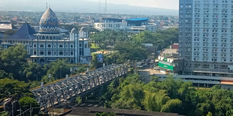 beban kepadatan Jembatan Soekarno-Hatta
