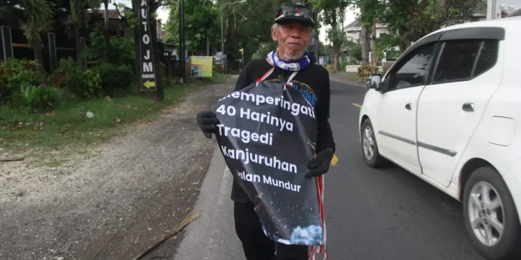 aksi jalan mundur peringati 40 hari