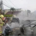 Tabrak pembatas jalan mobil terbakar