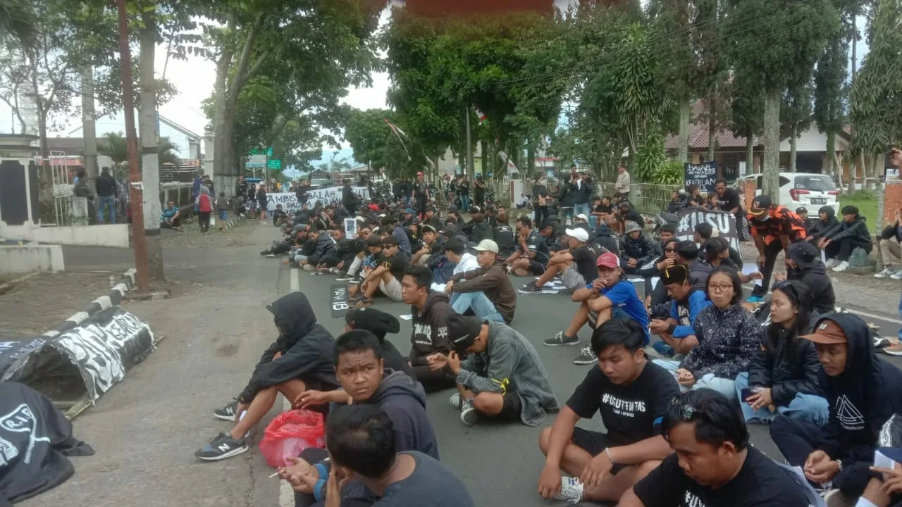 aremania Pujon aksi turun ke jalan terkait Tragedi Kanjuruhan