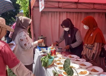 Bupati Traktir bakso 1262 mangkok