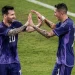 Lionel Messi dan Angel Di Maria saat mengahdapi Uni Emirat Arab.