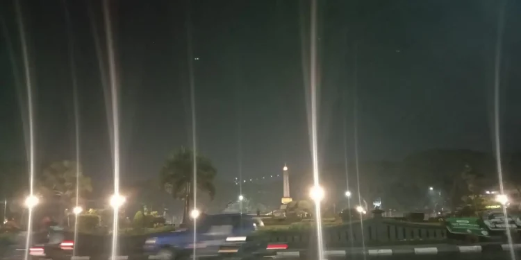 Suasana di Alun alun Tugu Kota Malang.
