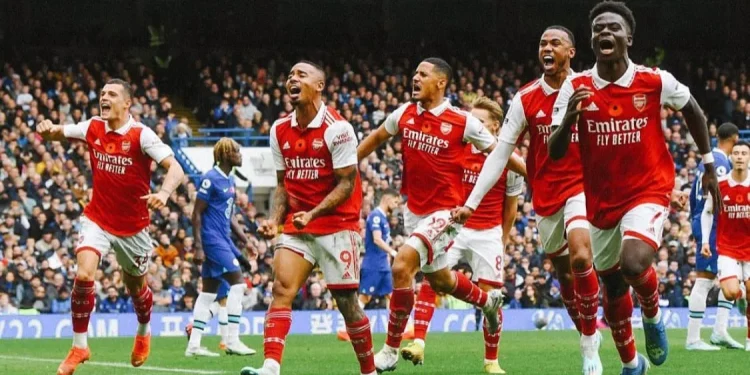 Para pemain Arsenal bersorak gembira ke arah fans pasca gol Gabriel Maghalaes.
