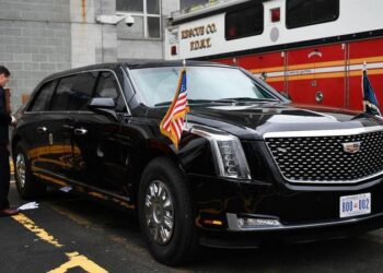 Mobil The Beast yang digunakan menjemput Presiden Amerika, Joe Biden.