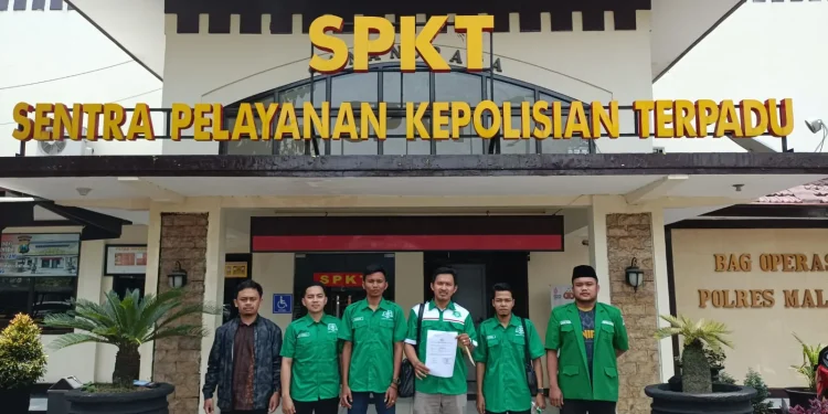 Lembaga Bantuan Hukum (LBH) Ansor Kabupaten Malang secara resmi melaporkan akun Twitter Faizal Assegaf ke Polres Malang.