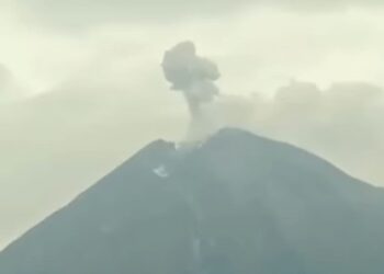 Tangkap layar erupsi Gunung Semeru pada Kamis 24 November 2022.