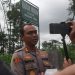 Kapolres Malang AKBP Putu Kholis Aryana saat meninjau Persiapan Autopsi.