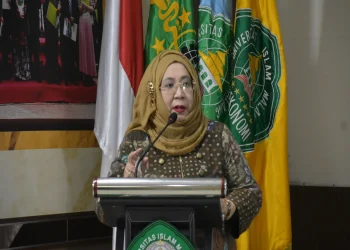 Nur Diana,SE.,M.Si, Dekan FEB Unisma, saat memberikan sambutan di acara praktisi mengajar.
