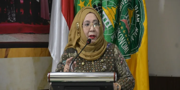 Nur Diana,SE.,M.Si, Dekan FEB Unisma, saat memberikan sambutan di acara praktisi mengajar.