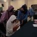 Ilustrasi warga Kota Batu, Jawa Timur menerima dana bansos. Sebanyak 4.174 warga menerima jatah BLT inflasi sebesar Rp 600 ribu selama 4 bulan ke depan.