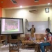 Ngobrol bareng bersama Prof D. Marieke Bloembergen, guru besar Leiden University, di Kafe Pustaka UM, Jumat (18/11/2022).