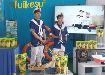 Tim Tuikesu SMKN 1 Turen saat presentasi pada expo/pameran pada Rabu (16/11/2022).