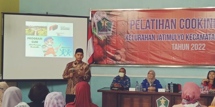 Acara sosialisasi OJIR oleh BPR Kota Malang di Kelurahan Jatimulyo, Kota Malang.