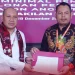 Bakal Calon Anggota DPD, Doddy Dwi Nugroho (baju putih) menyerahkan dokumen syarat pencalonan ke KPU Jatim.