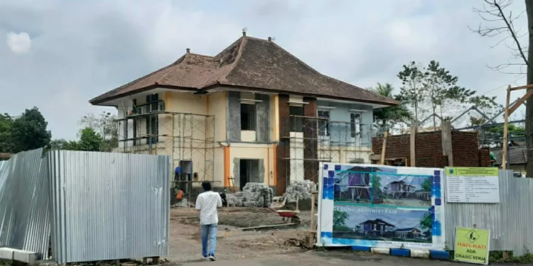Pembangunan Balai Uji KIR di Kota Batu sudah mencapai tahap 90 persen. Rencana, operasional gedung bisa dimulai pada Maret 2023 mendatang.