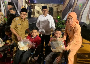 Pemkot Malang,Difabel - Pemkot Malang Berikan Alat Bantu Dengar hingga Kursi Roda di Hari Disabilitas Internasional 